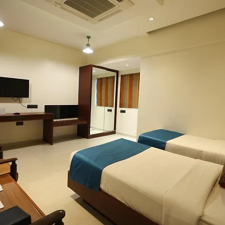 Comfort Inn Prince Bhuj Exterior photo