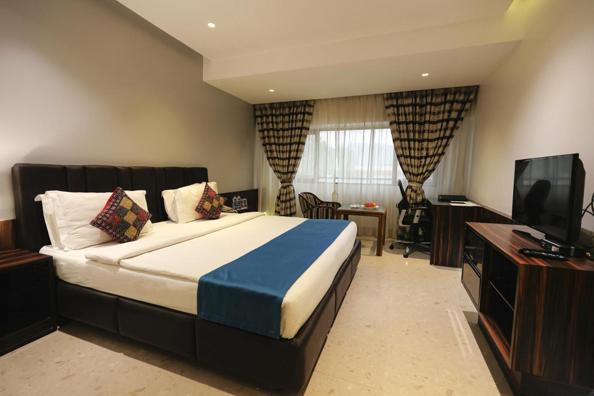 Comfort Hotel Bhuj